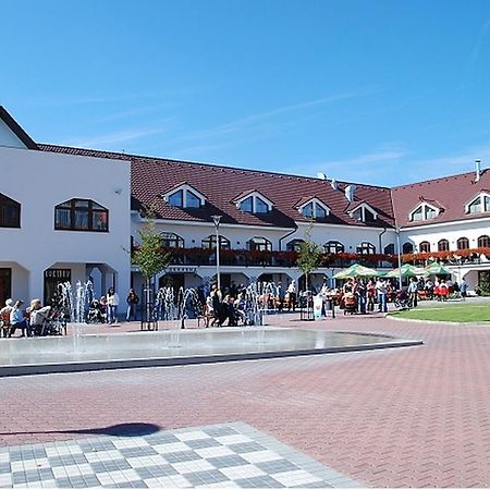 Hotel Slunecni Dvur Брно Екстер'єр фото