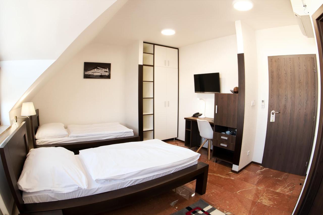Hotel Slunecni Dvur Брно Екстер'єр фото