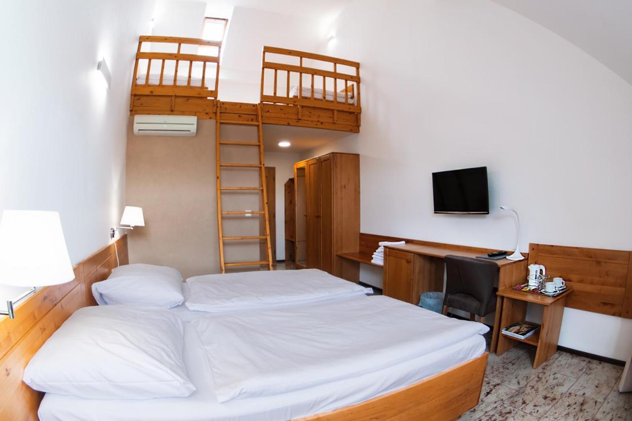 Hotel Slunecni Dvur Брно Екстер'єр фото